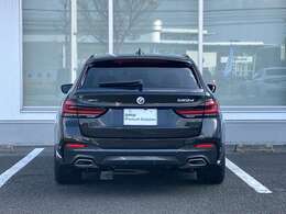 安心のネットワーク。全国196箇所（2023年1月現在）のBMW正規ディーラーのサービスセンターで整備・保証修理を受けることができます。