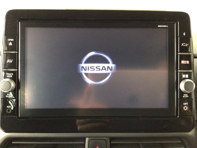 【オーディオ機能】ナビに一体のオーディオは、フルセグTVの他にDVD/CDプレーヤーを装備♪もちろんFM/AMラジオもお聞きいただけますよ♪