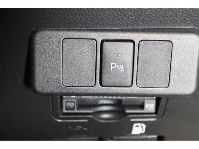 車両感覚を掴むことが苦手な方でも安心のクリアランスソナー付き。