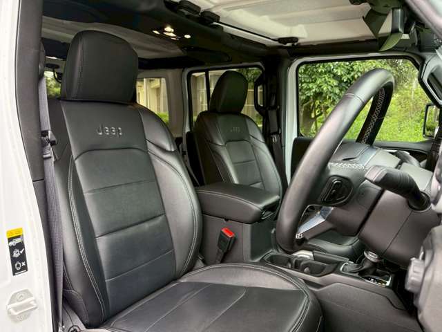 ブラックレザーシート♪傷やヘタリなく綺麗な状態です！