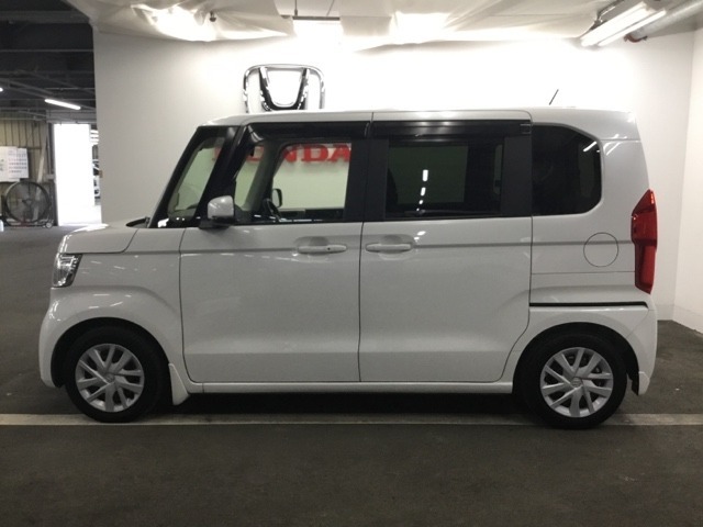 スライドドアなら狭い駐車場でもドアをぶつける心配がありません。ステップが低く乗り降りもしやすいです。