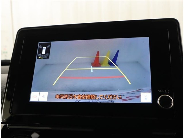 『バックガイドモニター』走行ラインを誘導してくれる補助線もありますので車庫入れが苦手な方も楽ちんです！！