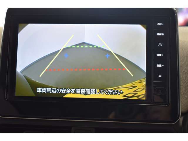 純正ナビゲーションです☆ワイドで明るい液晶画面、簡単な操作方法、多機能ナビゲーション。知らない街でも安心です。ナビに連動のバックカメラを装備☆後方視界は良好で車庫入れをしっかりサポートします！