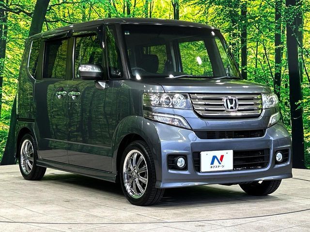 大好評のボディコーティング「弾スプラッシュコート」もご納車までに施工可能。通常のガラスコートと異なる、耐久年数6年の無機質ガラスコーティングが、ボディをキレイな状態に保ってくれます。