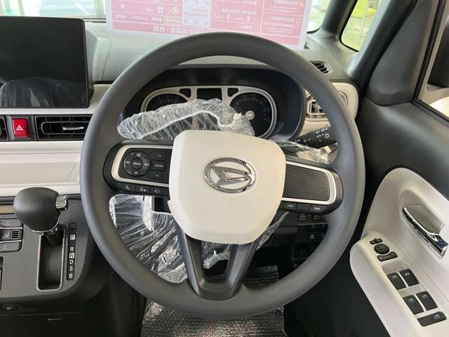 元気いっぱいのスタッフがお客様の車選びをトコトンお手伝いします♪