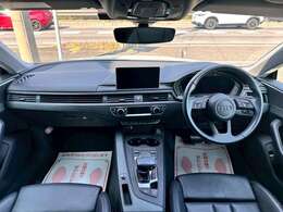 コックピット。車内もキレイで嫌な臭いもありません！ご納車後の臭いが付きにくくなる「空気触媒コーティング」もあります。