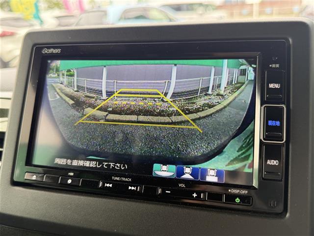 便利な【バックモニター】で安全確認もできます。駐車が苦手な方にもオススメな便利機能です。