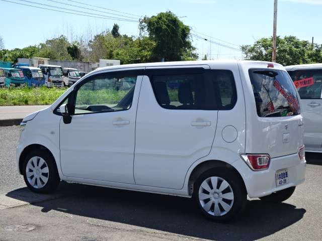 乗用車のほかにも、トラックや商用車などお仕事に活躍する車も多数展示！見応えのある当社へ是非ご来店下さい！