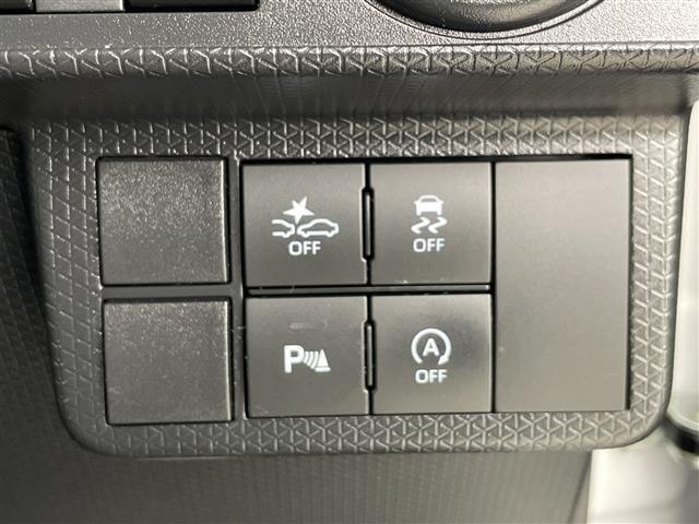 【衝突軽減ブレーキ】衝突するおそれが高い場合、音と光で注意して強いブレーキングを行い、衝突回避・被害軽減を支援します。機能には限界があるためご注意ください。