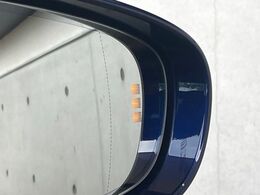 ●ブラインドアシストセンサー：視角からの車を感知し、ドライバーが車線変更を行う際に、警告音と共に注意を促してくれる安全支援機能です！