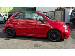 車両のご成約と合わせてボディーコート、インテリアガード、ウィンドフィルム、ラッピング、社外パーツ・アクセサリー類の取り付け等もお気軽にご相談下さいませ♪