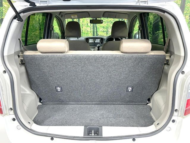 普段のお買い物や通勤、送迎等に十分な荷室スペースを確保しております。セカンドシートを倒すと、大きな荷物の積載も可能です♪