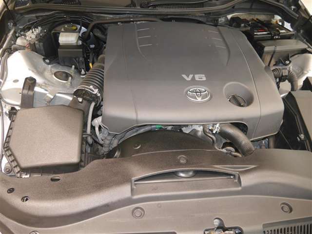 2500ccエンジン☆エンジンルームもしっかり洗浄！