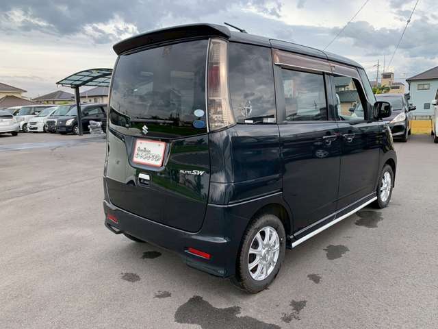 ☆内外装ともに綺麗に洗車いたします☆専門のスタッフがお車を綺麗にしてご納車いたします！板金やコーティングも承っております！とっておきの一台をご提供いたします！