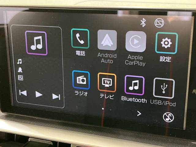 【9インチ　ディスプレイオーディオ大画面ディスプレイへお持ちのスマートフォンと連携して、ナビやbluetoothでの音楽再生が可能です♪デザインはもちろん操作性も良好！別途ナビ機能の取付可能です♪