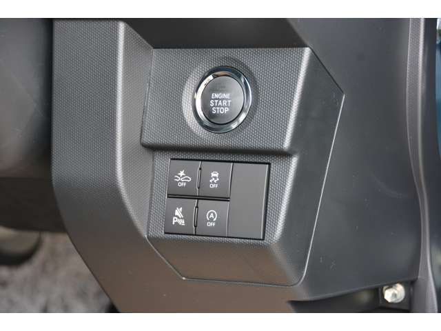 便利なキーフリーシステム付きですので、ドアの開閉からエンジン始動まで鍵を携帯しているだけで出来ちゃいますよ＾＾問い合わせはカーベル姫路東カーズカフェまで♪079-280-118お電話ください＾＾