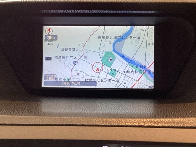 ナビゲーションはワンセグTV対応の純正HDDナビを搭載しています。