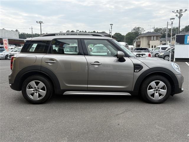 ☆ご安心してお乗りいただくため認証工場にて点検実施、部品を徹底的にチェック・交換してご納車いたします。自社認証工場にて点検整備を行って納車いたします。点検内容は下記法定整備欄をご参照ください。