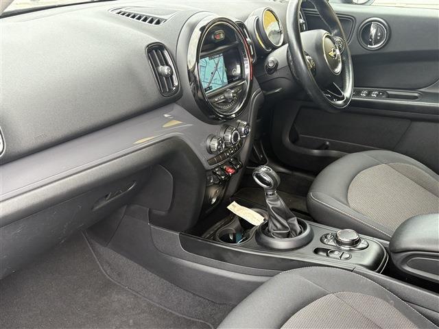 ☆全国陸送OK♪各種クレジット＆リース有り♪当社の在庫車輌はユーザー様からの買取車両がほとんどです♪当店の車輌は特に稀少価値が高い車輌を取り揃えております。