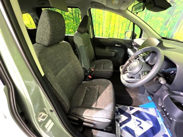 運転席シート廻りは使用感も少なく、良好な状態となっています。丁寧に使われていたことがよくわかりますね。