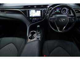 カムリならではな高級感のある内装となっております！