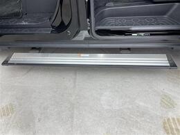 【電動サイドステップ】