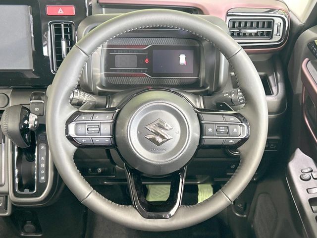 【ステアリングスイッチ】運転中、前方から目線をそらすことなく、オーディオ等の操作が可能な便利機能！安心＆快適なドライブを演出してくれます♪