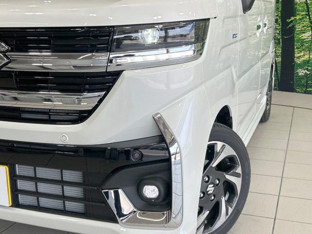【LEDヘッドライト】悪天候や夜間走行時も良好な視界を確保し安心して運転できる高輝度LEDヘッドライトを装備！点灯速度が早く、消費電力も抑えられています。