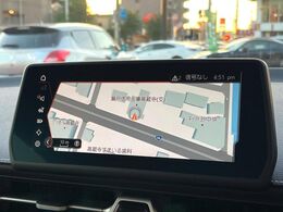 【メーカー純正ナビ】インテリアに溶け込むスタイリッシュな「専用設計」メーカーナビを装備♪視認性や操作性など基本性能にも優れ、より上質なカーライフをお楽しみいただけます。