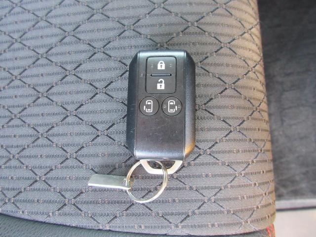 車両キーはこのようになっております！最近は防犯上、安全な造りになっていますよ！