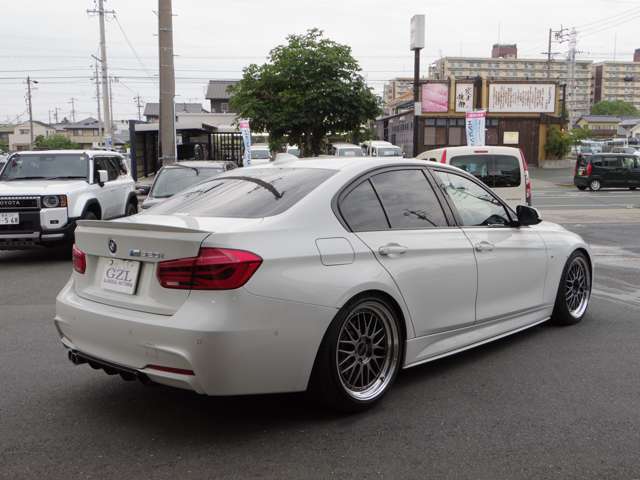 徹底した厳選車輌、ディーラー車、修復歴の無い車輌のみを入庫しております！ご納車時には現状から内外装クリーニングを施工させていただいております！