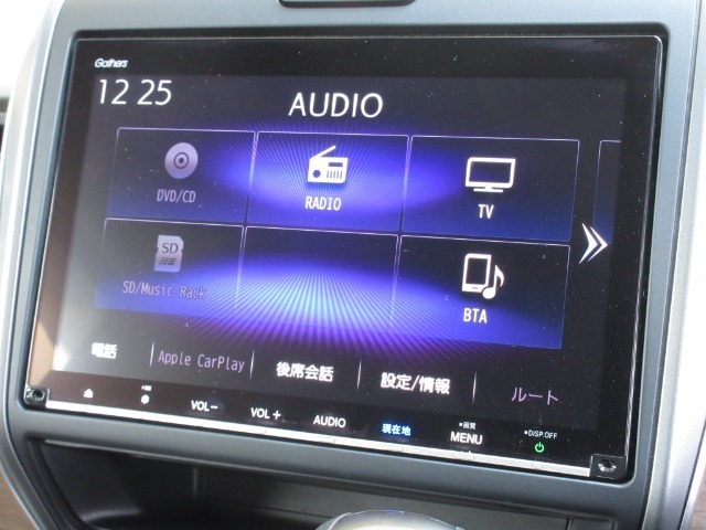 ナビゲーションはギャザズ9インチメモリーナビ（VXM-207VFNi）を装着しております。AM、FM、CD、DVD再生、Bluetooth、音楽録音再生、フルセグTVがご使用いただけます。