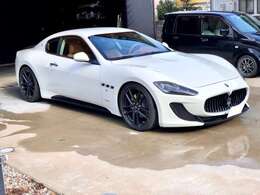 20インチオプションホイール、可変マフラー、