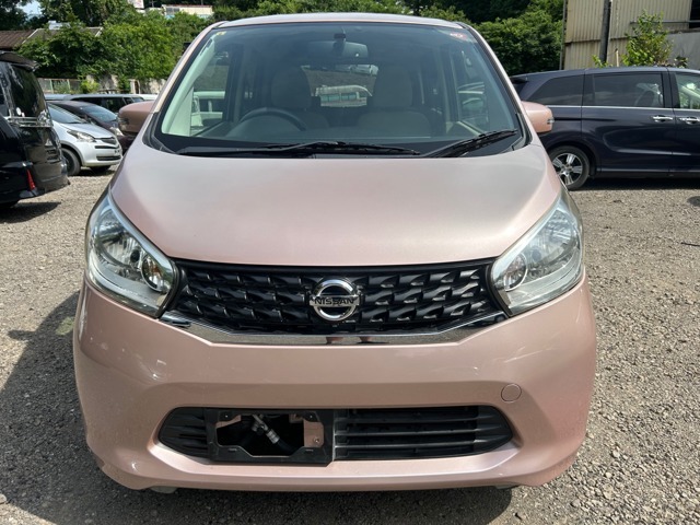 低走行の日産デイズです！　　　　　　　　　掲載箇所以外にご希望の写真がございましたら、お気軽にお問い合わせ下さい！メールや郵送でお送りさせていただきます！