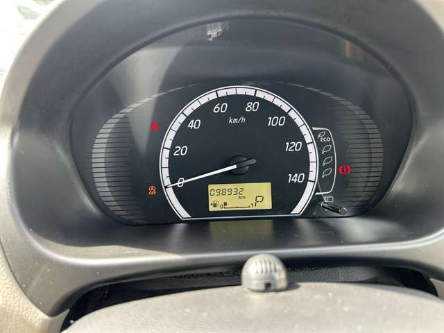写真は装備品だけでなく、傷の写真など車の状態がわかるように心がけております。追加で見たいところがある場合は気軽にお問い合わせください♪♪