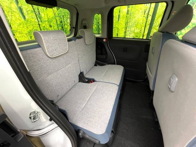 高品質なオリジナルフロアマットもオプションにてご用意しております。お好きなデザインやカラーをお車に合わせて選んでいただくことができます♪