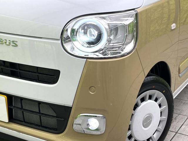 【LEDヘッドライト】悪天候や夜間走行時も良好な視界を確保し安心して運転できる高輝度LEDヘッドライトを装備！点灯速度が早く、消費電力も抑えられています。