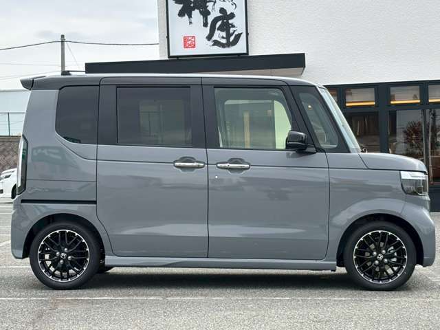 業界初！オートバックスでお車をご購入頂くと、納車後3ヶ月以内につけてしまったボディのキズやヘコミの修理代金を3万円までオートバックスが保証する「ふっかつサポート」が付帯します。詳しくはスタッフまで♪