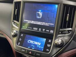 【メーカー純正ナビ】インテリアに溶け込むスタイリッシュな「専用設計」メーカーナビを装備♪視認性や操作性など基本性能にも優れ、より上質なカーライフをお楽しみいただけます。