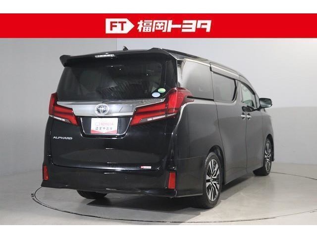 トヨタ認定中古車、評価4相当。キズ、へこみが少なく全体的に良好です。