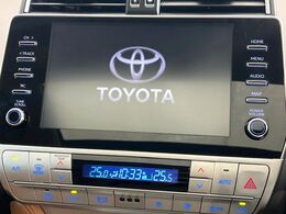 【9インチ　ディスプレイオーディオ】大画面ディスプレイへお持ちのスマートフォンと連携して、ナビやbluetoothでの音楽再生が可能です♪デザインはもちろん操作性も良好！別途ナビ機能の取付可能です♪