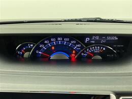 【スピードメーター】メーターがシンプルで見やすく運転しやすいですね！