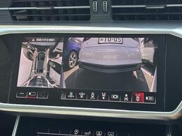 ●サラウンドビューカメラ『車両の4つのカメラから得た映像を合成し、上空から眺めているような映像をモニターに映し出します。車両周辺の歩行者や障害物などの発見に役立ちます。』