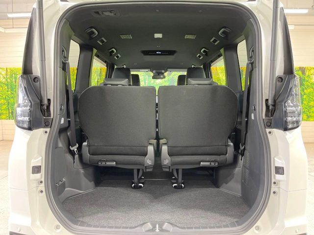 普段のお買い物や通勤、送迎等に十分な荷室スペースを確保しております。セカンドシートを倒すと、大きな荷物の積載も可能です♪