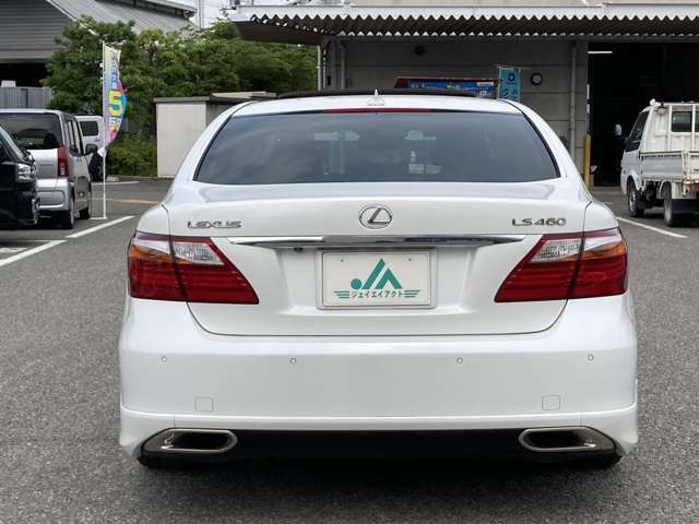自動車保険・JAFの取扱いもおこなっております。お客様に万が一のことが起こった場合でも困らないように最適なプランをご提示いたしますのでこちらもお気軽にご相談ください。