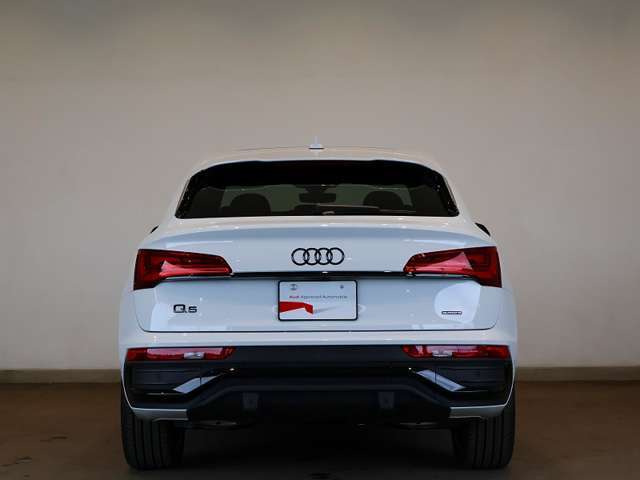 Audi Q5 Sportback 40 TDI quattro S line/アルミホイール 5Vスポーク スターデザイン アンスラサイトブラック ポリッシュト 8Jx20/  Audi rings ＆ ブラックスタイリング