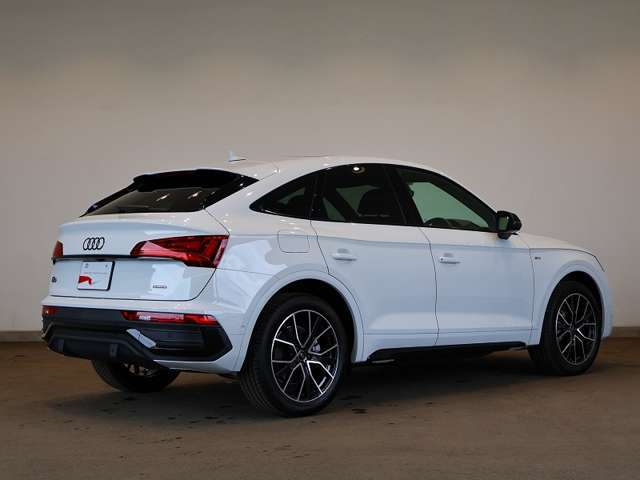 Audi Q5 Sportback 40 TDI quattro S line/アルミホイール 5Vスポーク スターデザイン アンスラサイトブラック ポリッシュト 8Jx20/  Audi rings ＆ ブラックスタイリング