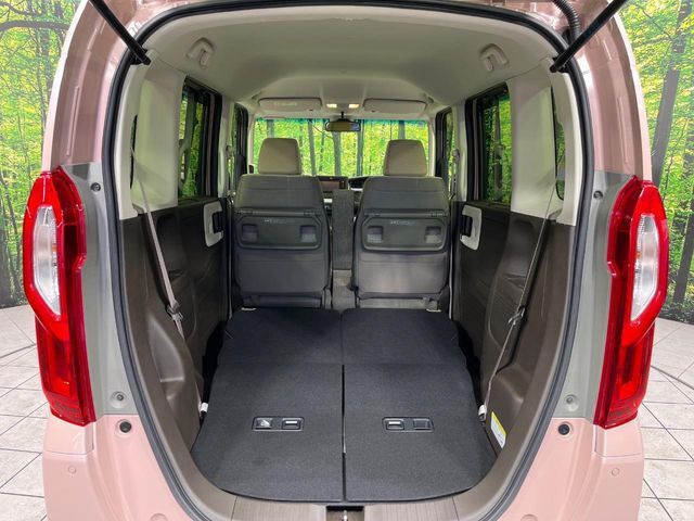 普段のお買い物や通勤、送迎等に十分な荷室スペースを確保しております。セカンドシートを倒すと、大きな荷物の積載も可能です♪