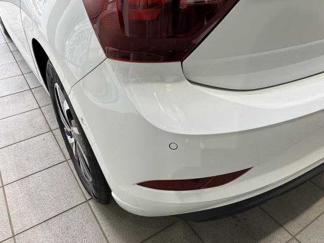小回りのきく使い勝手の良いボディ♪車庫入れや縦列駐車もスムーズです☆パーキングシステムがついて、狭い場所での駐車をサポートしてくれます！