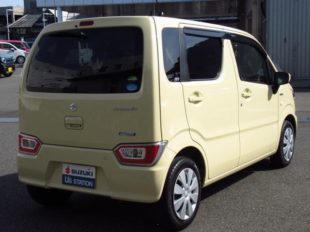 当社の中古車は全社整備付価格です。別途、整備料金をいただくことはございませんのでご安心ください。全社オイル、オイルフィルターの交換はもちろんのこと、必要と判断された消耗品は交換させていただきます